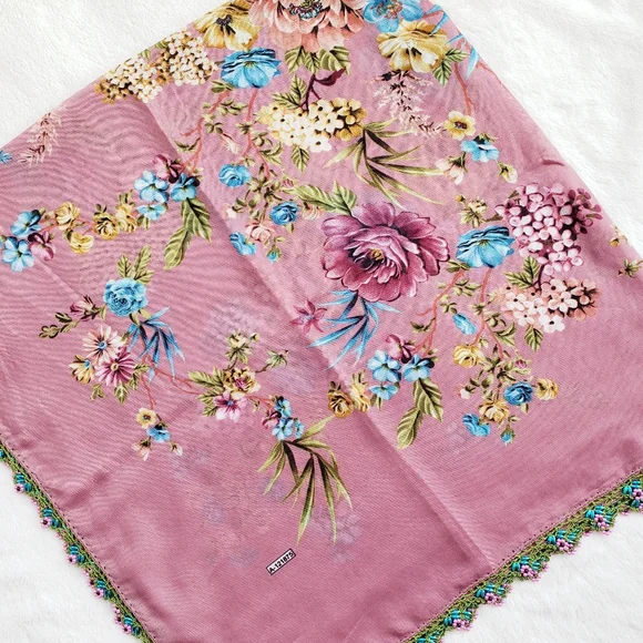 Exotic Handmade Needle Lace Scarf - Picture 2 of 4